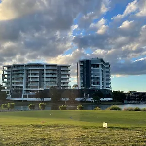 Aparthotel Signature Waterfront, Gold Coast