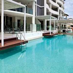 Waters Edge 5* Cairns